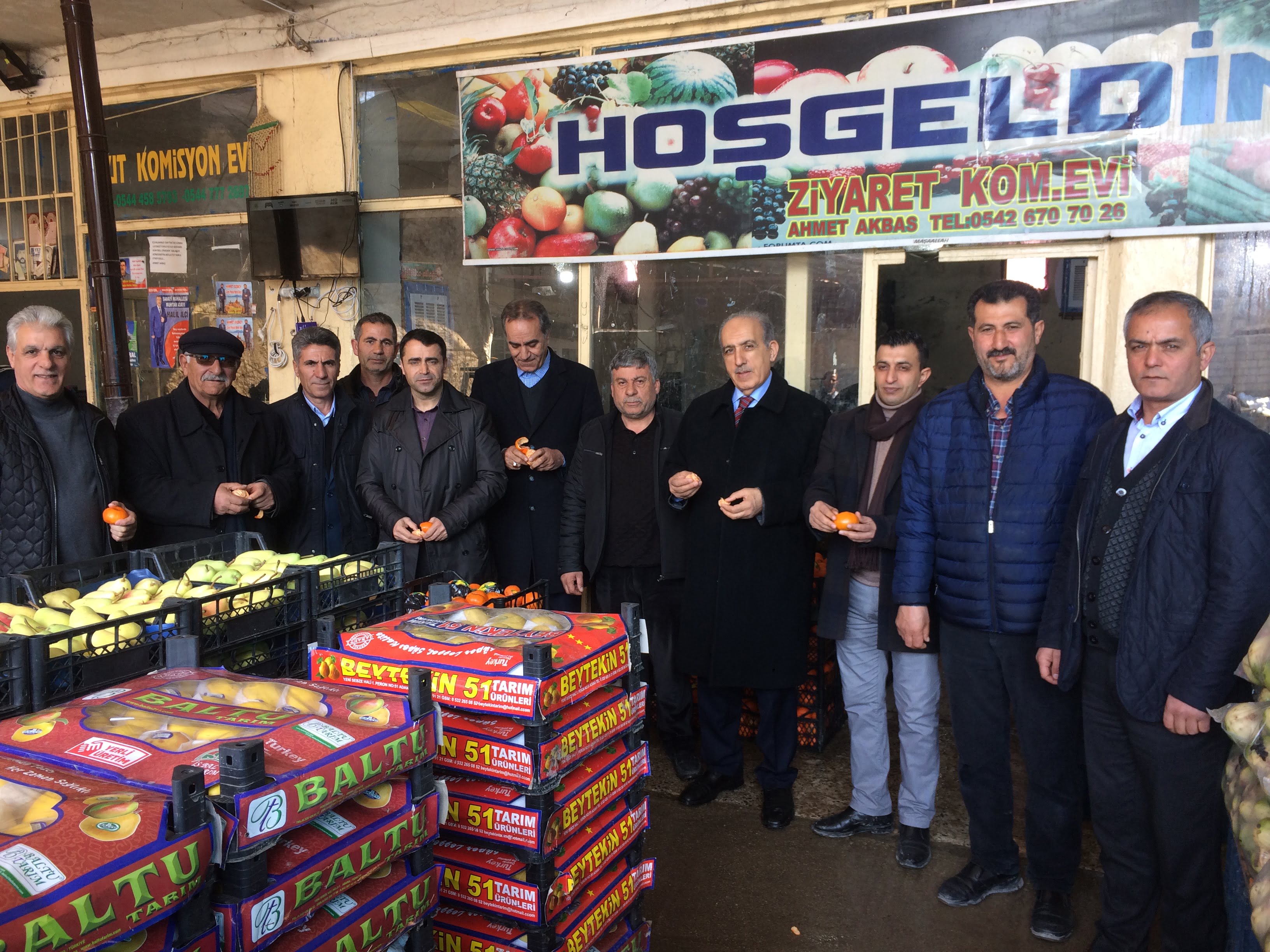 PAZAR ESNAFININ MEYVE İKRAMI