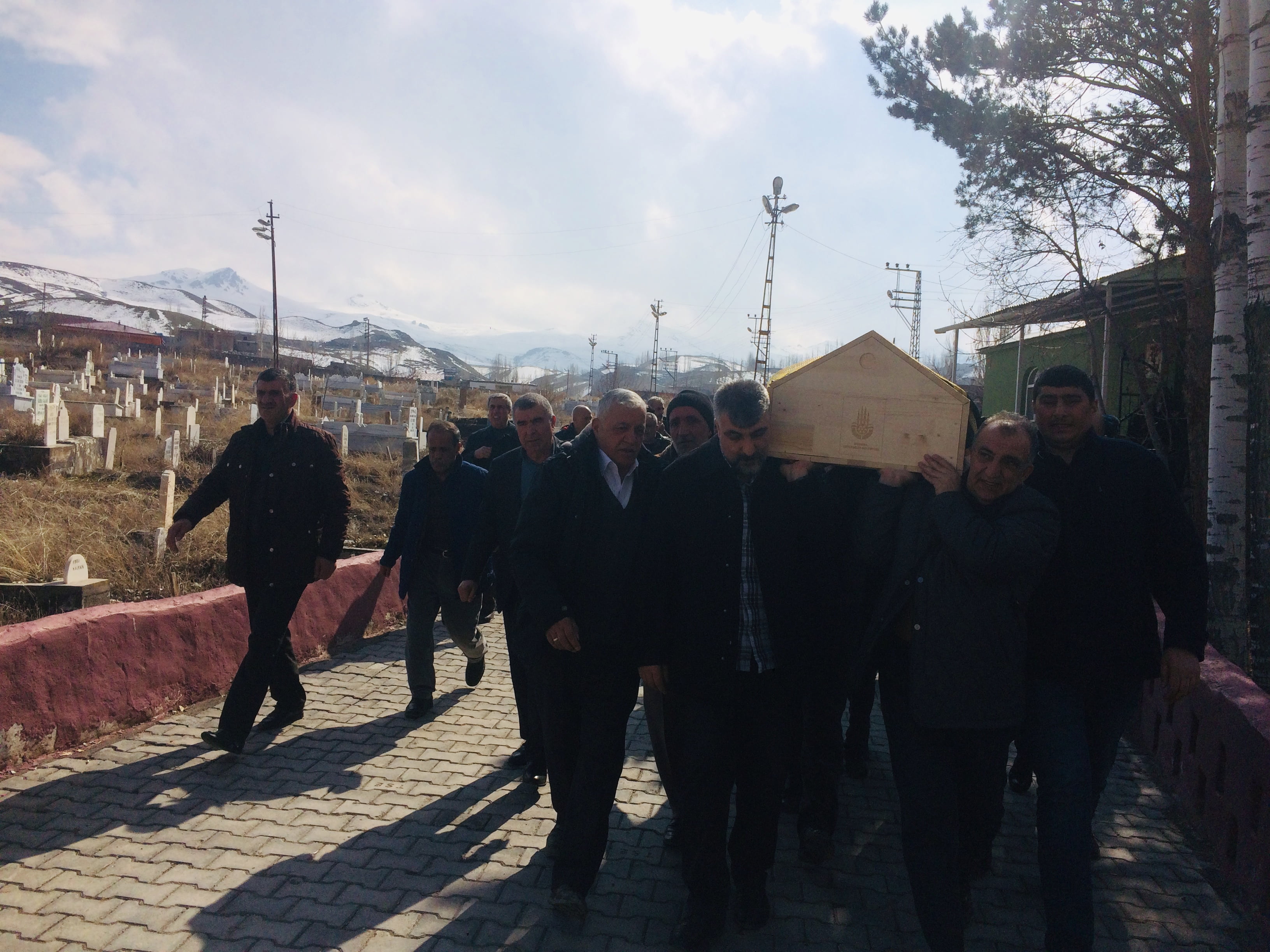 H.Mehemedı Xeyale Hakka Yürüdü.