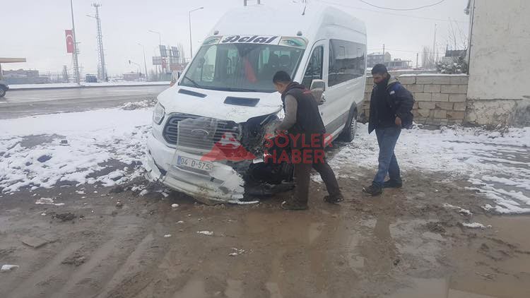 ÖĞRENCİ SERVİSİ KAMYON İLE ÇARPIŞTI