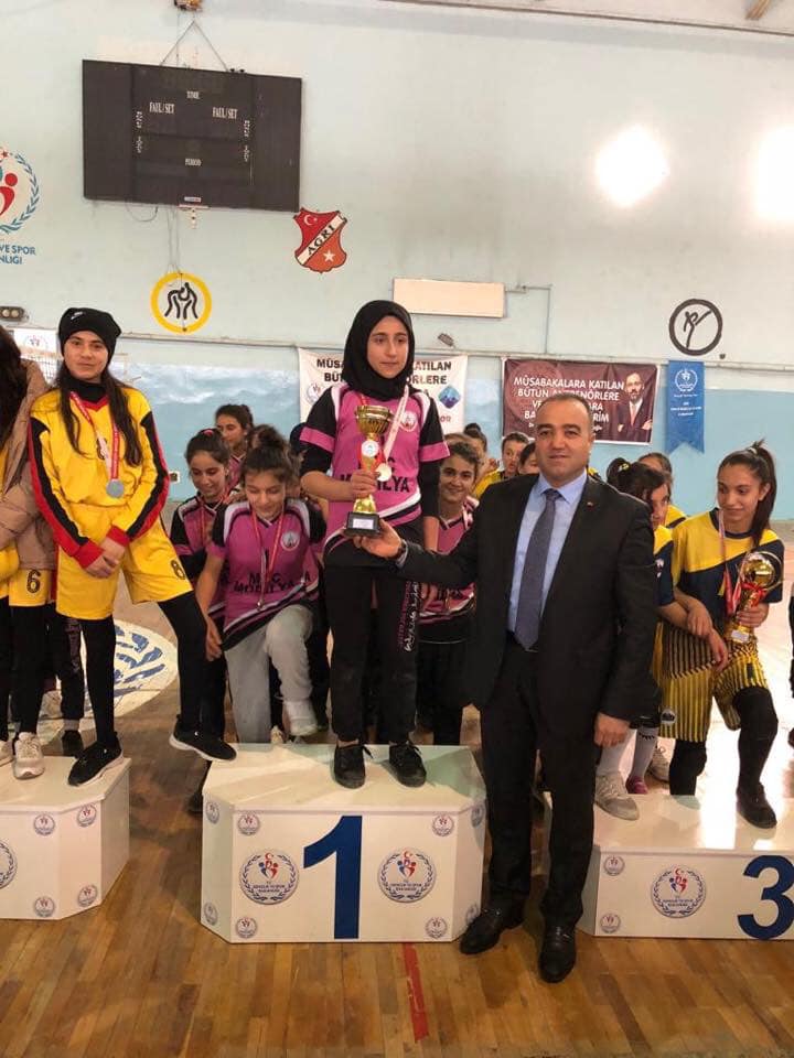 Ağrı'da 'Okul Sporları Voleybol Grup Müsabakaları' Sona Erdi