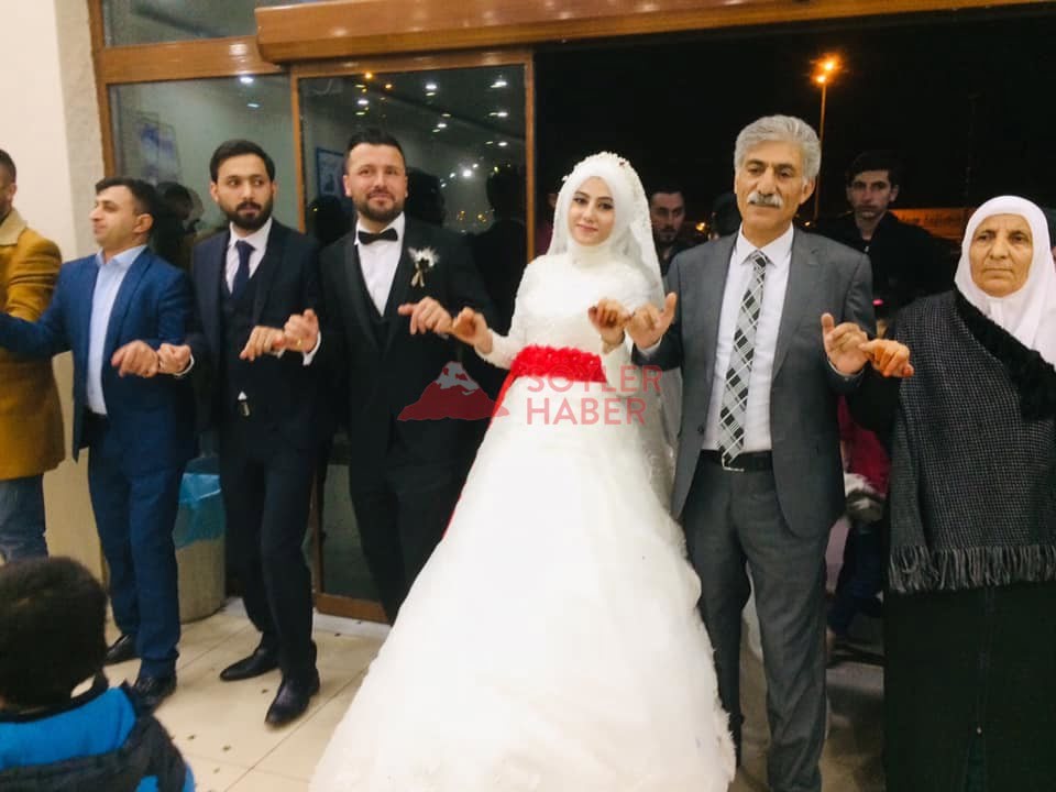 GENÇLERİN MUTLU GÜNLERİ