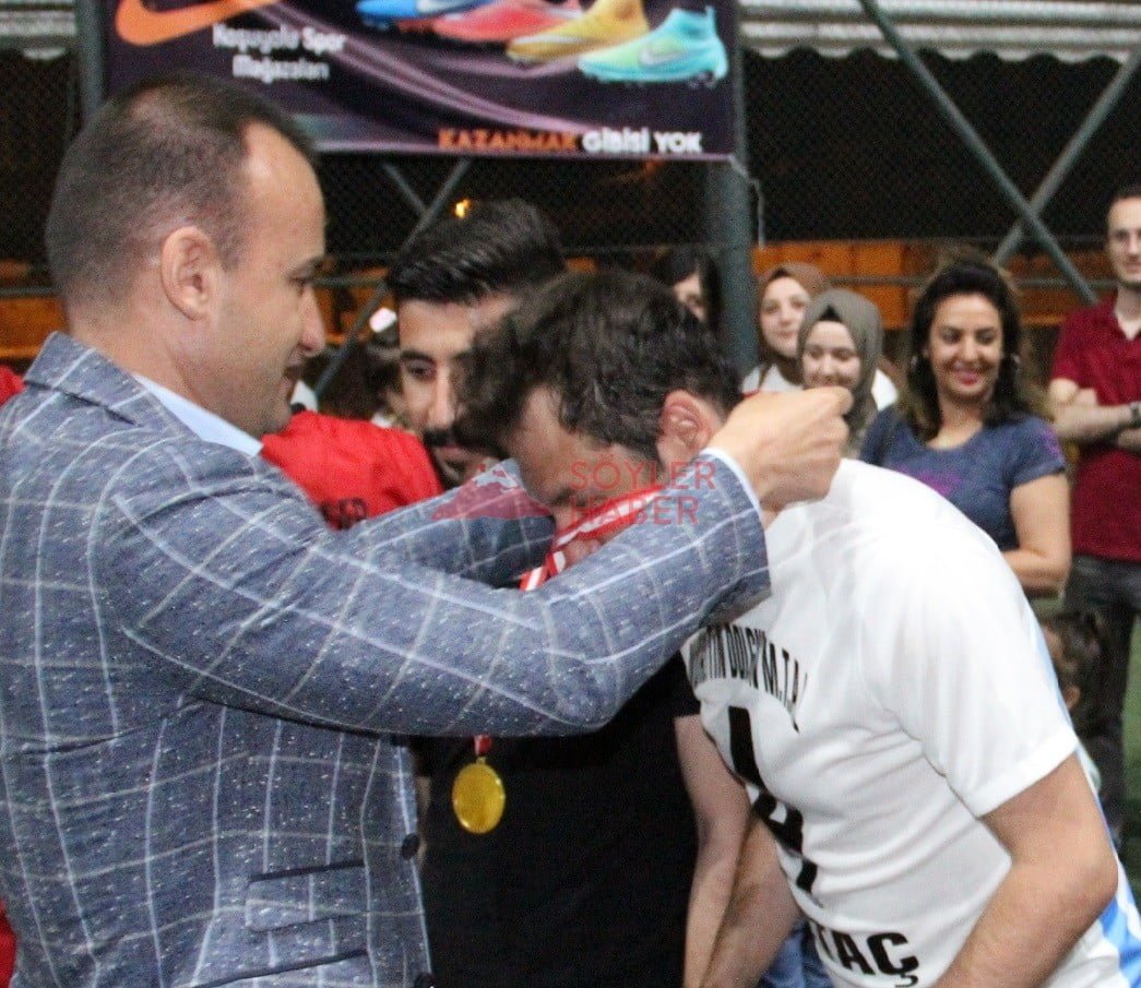 AĞRI'DA ÖĞRETMENLER ARASI FUTBOL TURNUVASI