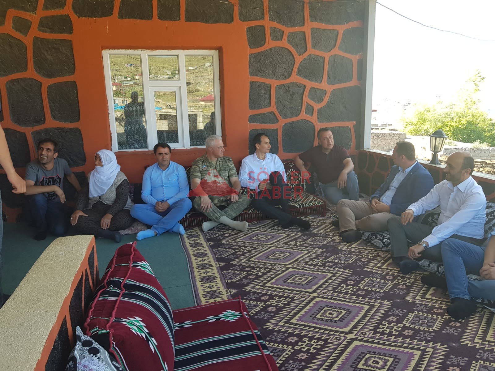 ENGİN VE HEYETİ ESNEMEZ KÖYÜNDEN ŞEHİT AİLELERİNİ ZİYARET ETTİLER