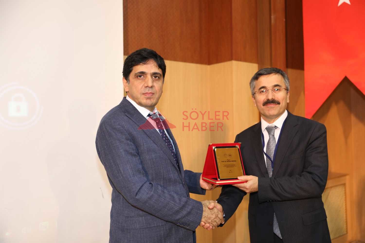 "Günümüz Gençliğinin Zihin Problemleri Çalıştayı" Başladı