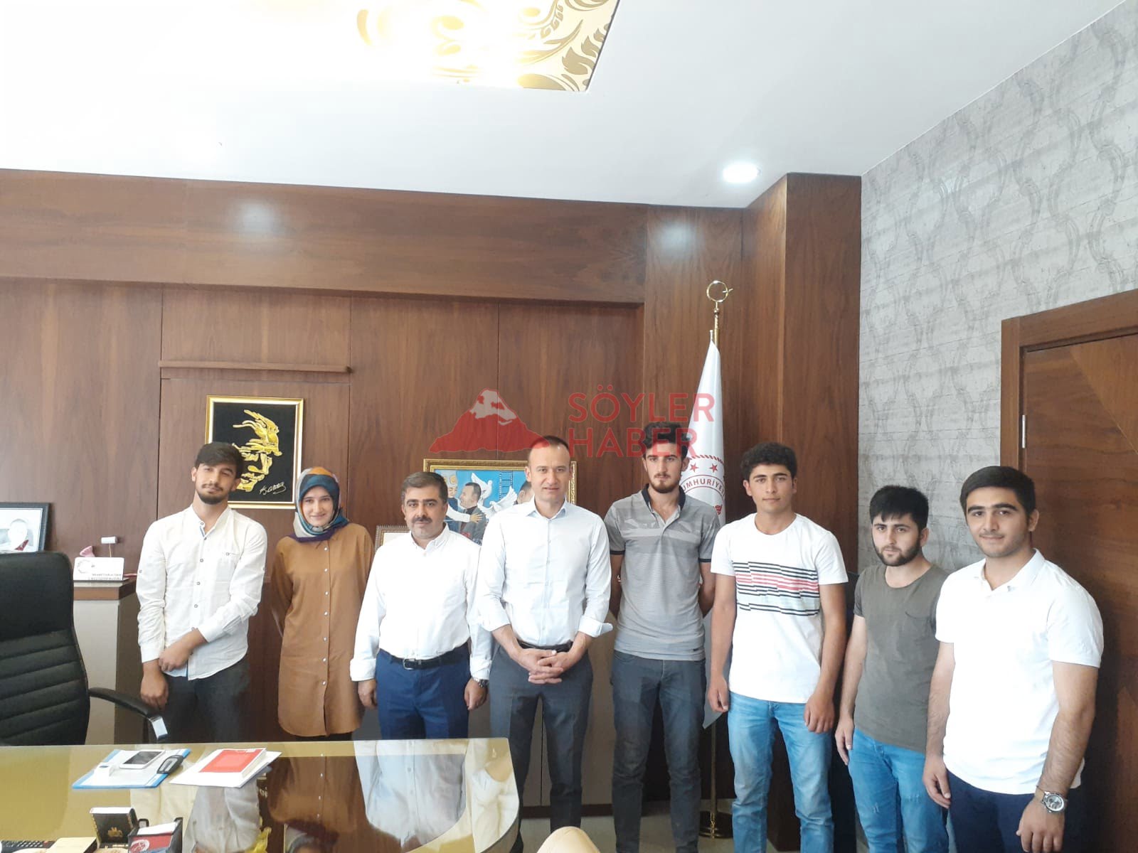 AĞRI  MİLLİ EĞİTİM MÜDÜRÜ TEKİN YKS'DE BAŞARILI OLAN ÖĞRENCİLERİ ÖDÜLLENDİRDİ