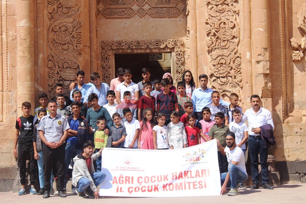 AĞRI İL ÇOCUK HAKLARI KOMİTESİNDEN ÇOCUKLARA DOĞUBAYAZIT GEZİSİ