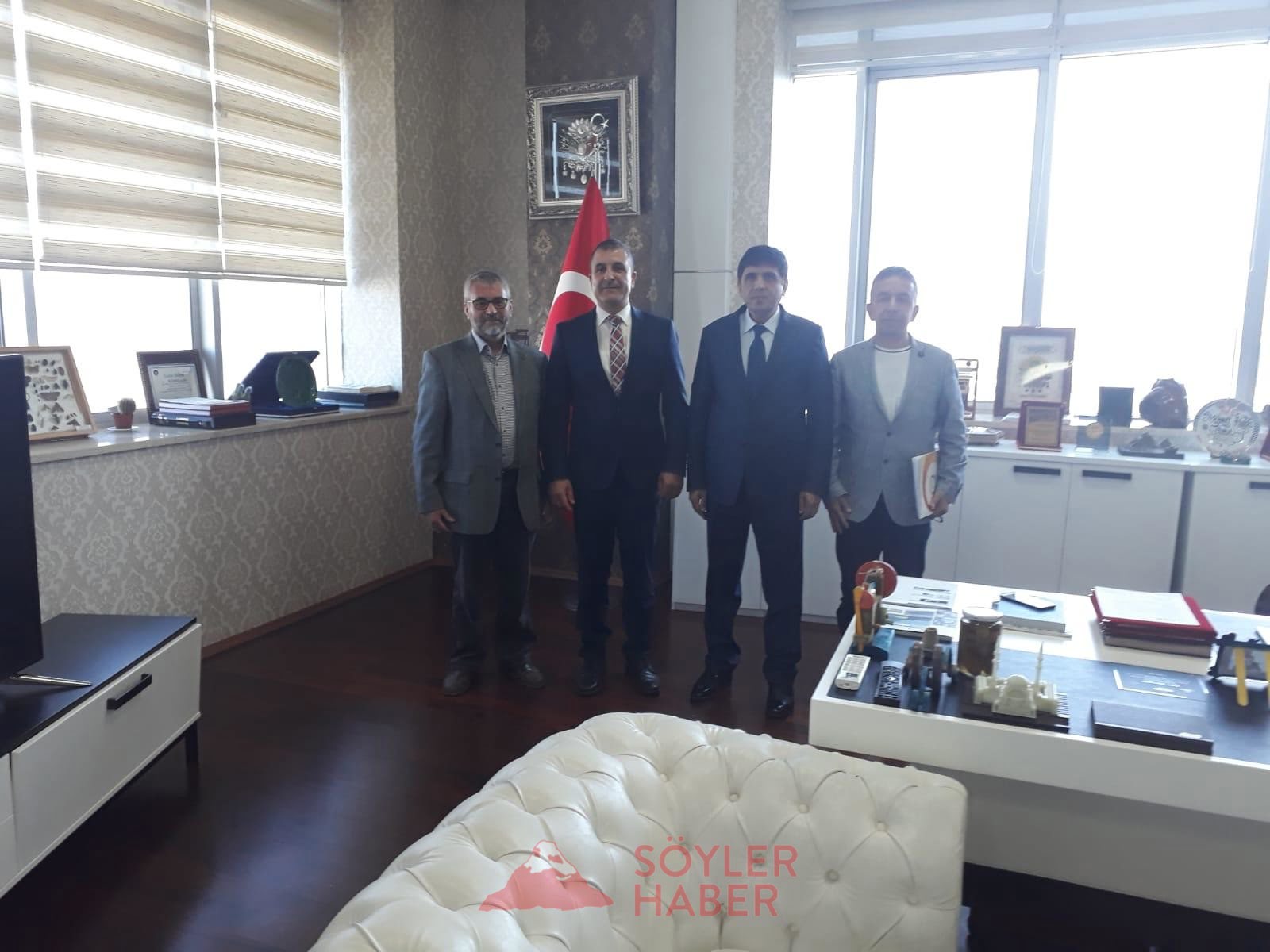 İş Adamı Alkış, Rektör Alma'yı Ziyaretinde Yurt Yaptırmayı Teklif Etti