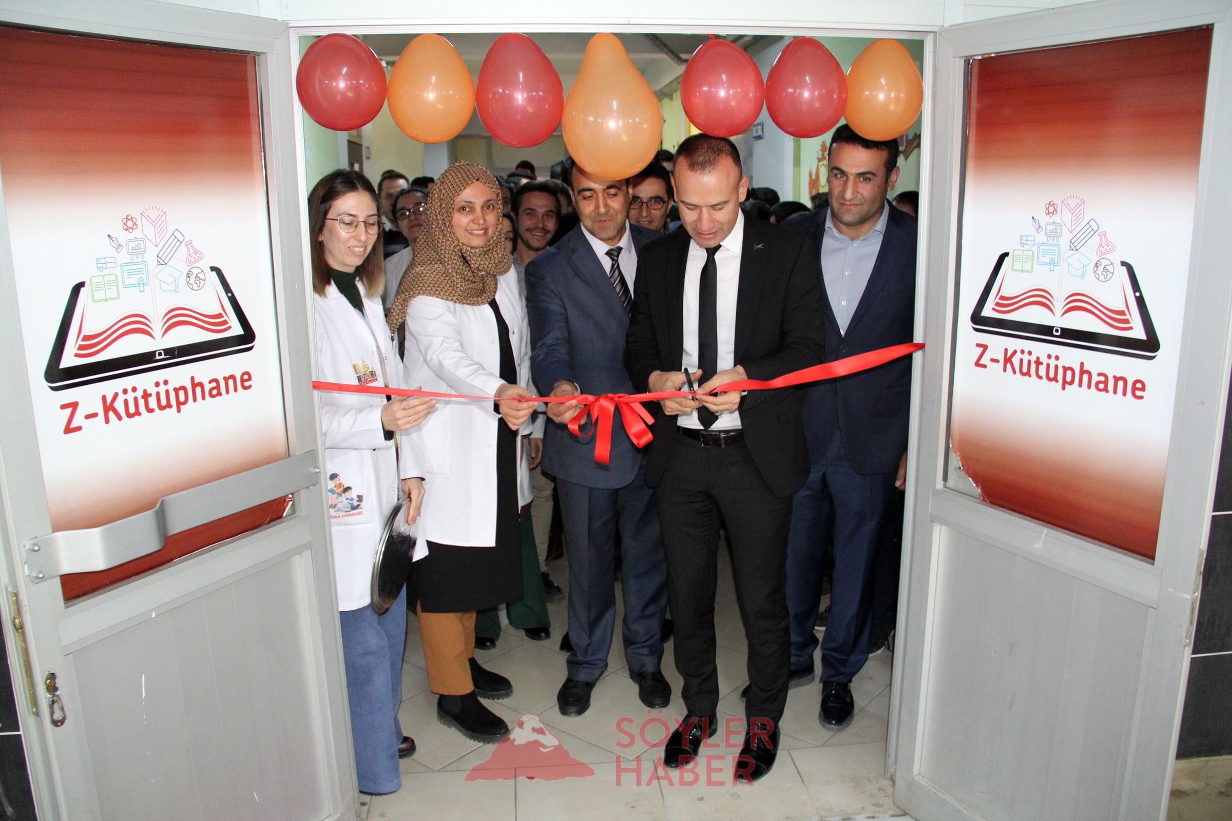 Tekin, Ağrı'da Kütüphane Açılışı Yaptı