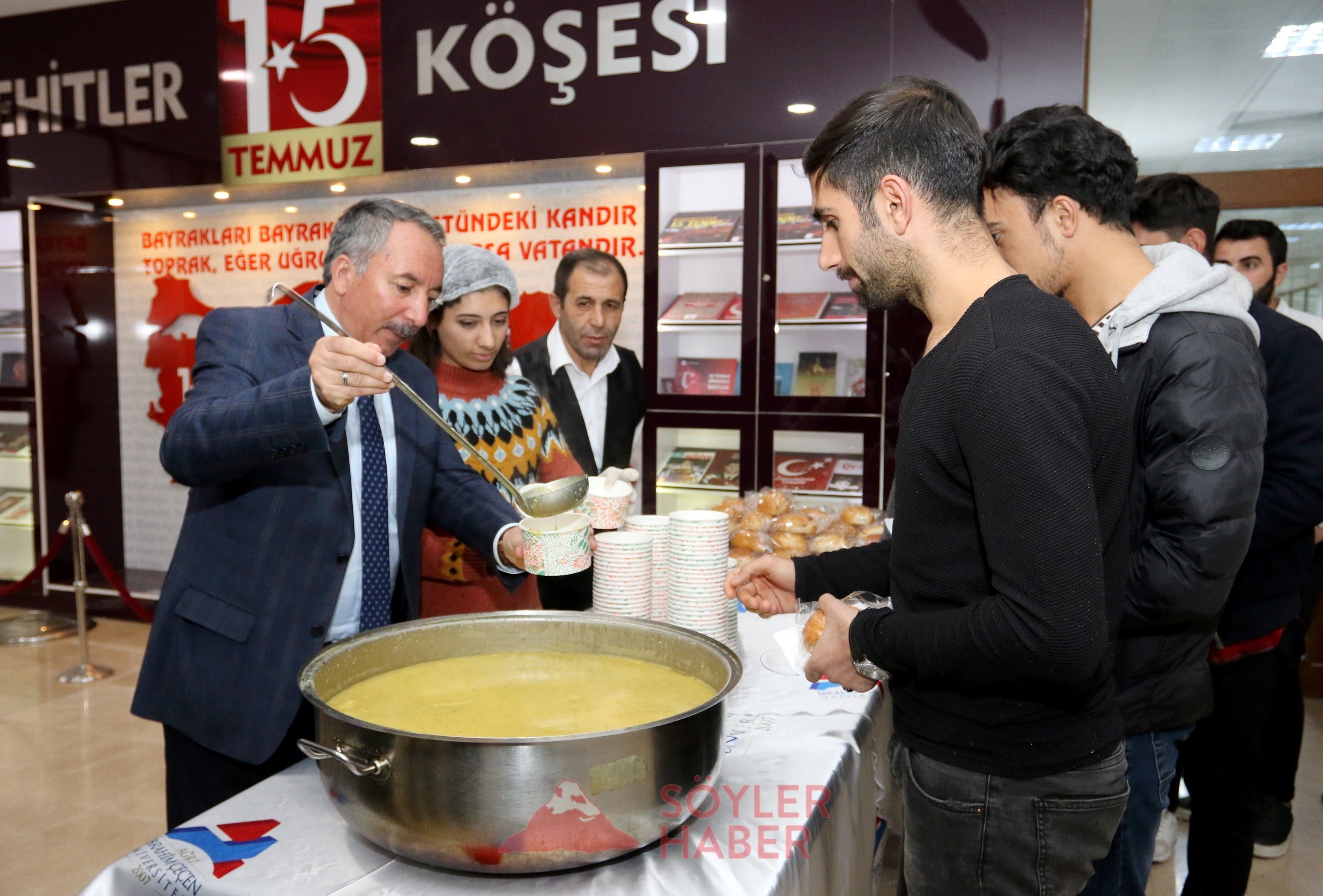 AİÇÜ'de Sınavlara Hazırlanan Öğrencilere Çorba İkramı