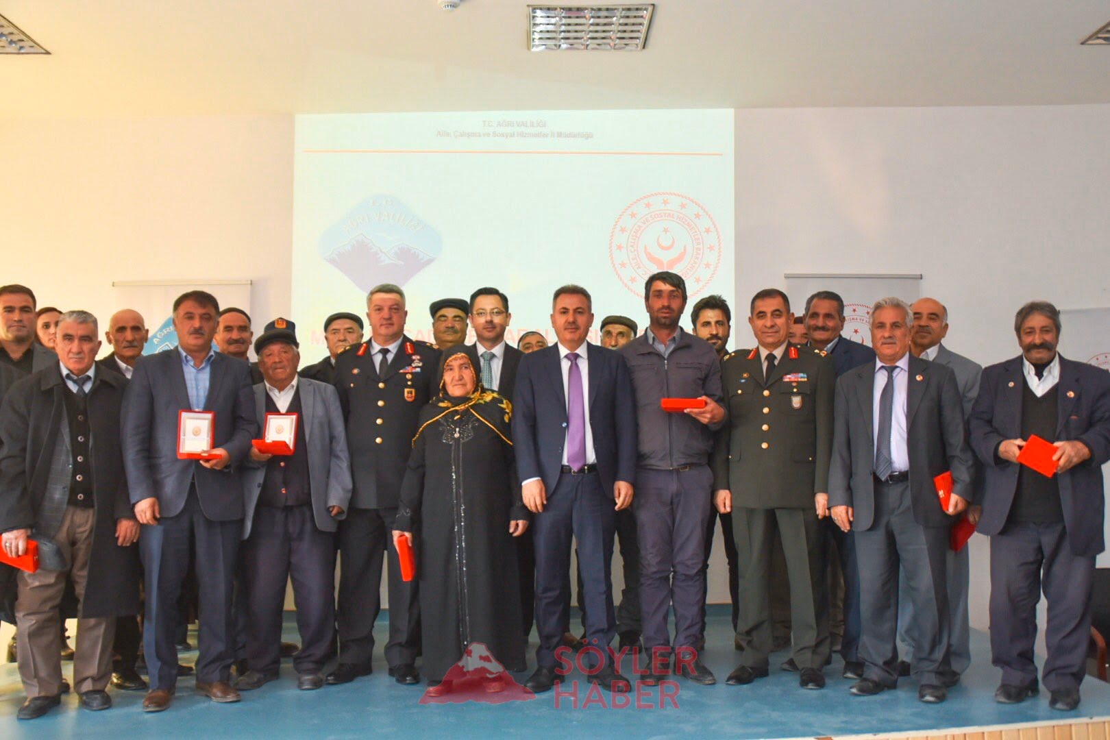 Ağrı'da Kıbrıs Gazileri İçin Milli Mücadele Madalyası ve Berat Tevcih Töreni Düzenlendi