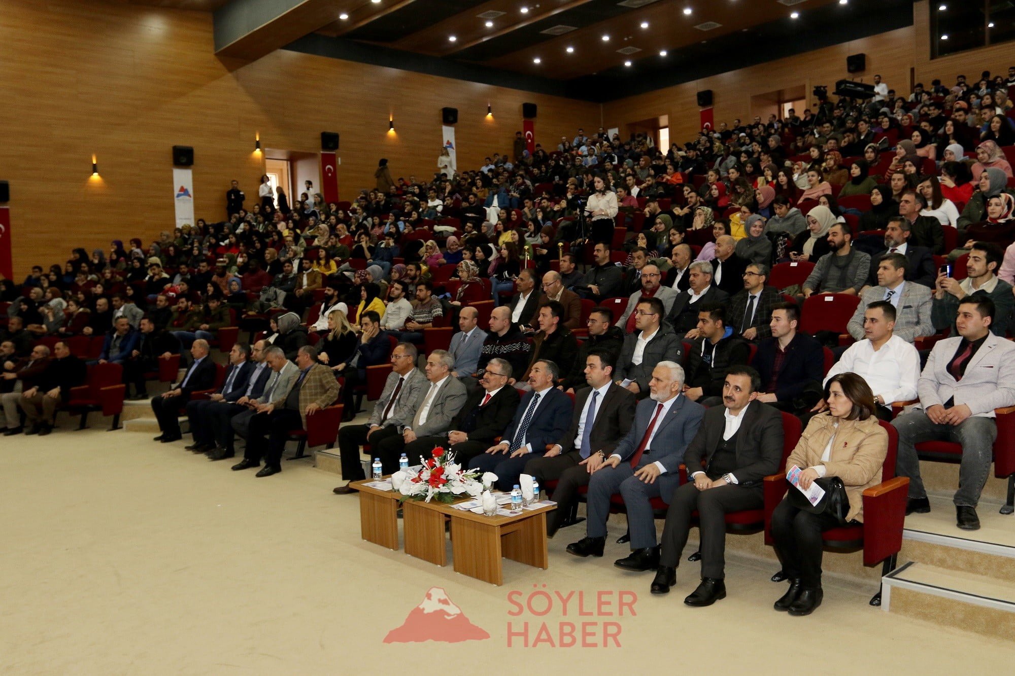 AİÇÜ'de "Korona Virüs Konferansı Düzenlendi