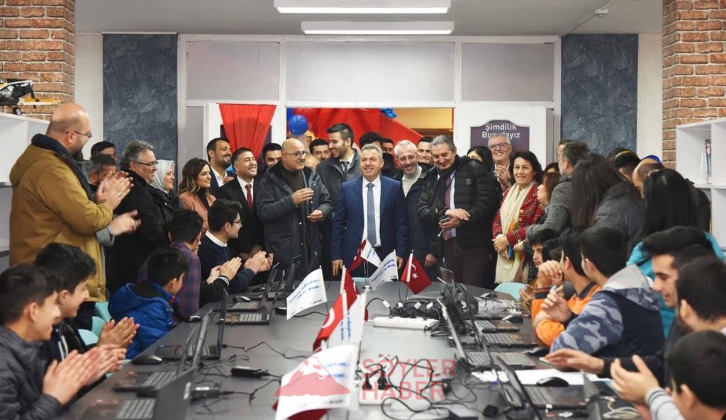 Ağrı "Anadolu'nun Bilişim Merkezi" Olmaya Aday