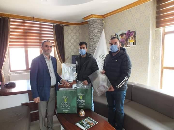 Ağrı Doğa Koleji 3D Yazıcılarda Siber Koruyucu Maske Üretmeye Başladı.