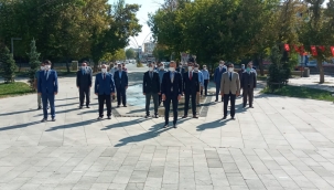 Ağrı'da, Eğitim Camiası İlköğretim Haftasını Kutladı