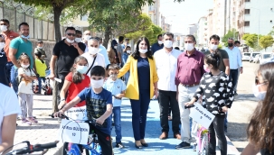 DOĞUBAYAZIT BELEDİYESİ MAVİ YOL AÇILIŞINDA 32 ÇOCUĞA BİSİKLET HEDİYE ETTİ