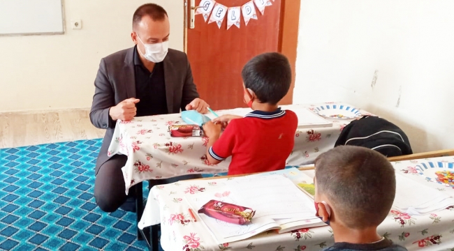 Ağrı Milli Eğitim Müdürü Tekin'den köy okullarına ziyaret