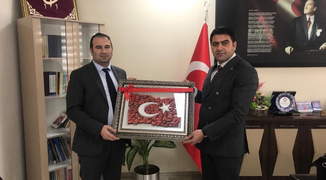 ASKF BAŞKANI ERKAN KÖSEDAĞ DOĞUBAYAZIT İLÇE M.E. MÜDÜRÜ İHSAN  KÖSEN'İ ZİYARET ETTİ.