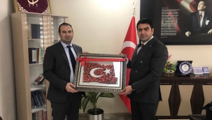ASKF BAŞKANI ERKAN KÖSEDAĞ DOĞUBAYAZIT İLÇE M.E. MÜDÜRÜ İHSAN  KÖSEN'İ ZİYARET ETTİ.