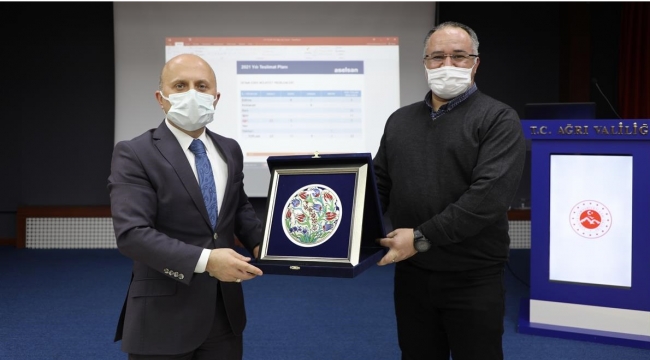 VALİ VAROL ELEKTRO OPTİK GÖZETLEME VE HABERLEŞME KULELERİ YAPIM İŞİ TOPLANTISINA KATILDI.