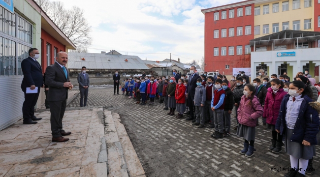 Vali Varol, 2020-201 Eğitim-Öğretim Yılın İkinci Dönemin Başlamasıyla İlk Zili Çaldı.