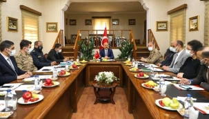 DOĞUBAYAZIT'TA COVİD-19 DEĞERLENDİRME TOPLANTISI DÜZENLENDİ