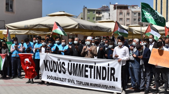 ​​​​​​​DOĞUBAYAZIT'DA TERÖRİST İSRAİL DEVLETİNİ DUALAR VE TEKBİRLER İLE PROTESTO ETTİLER.