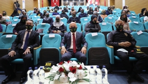 AĞRI İL EMNİYET MÜDÜRLÜĞÜ NARKOTİK SUÇLARLA MÜCADELE ŞUBE MÜDÜRLÜĞÜ 50 ANNEYE UYUTURUCU İLE İLGİLİ SEMİNER VERDİ.