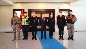 AĞRI İL JAN. KOM. TUĞGENERAL MEHMET ÇİMEN 182'NCİ KURULUŞ YIL DÖNÜMÜ DOLAYISIYLA VALİ DR. OSMAN VAROL'U ZİYARET ETTİ