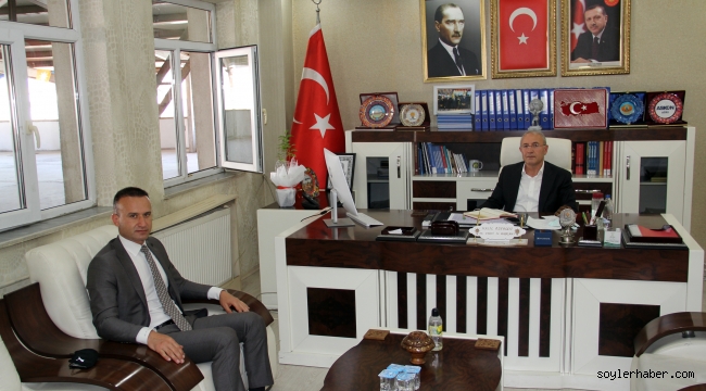 ​​​​​​​ AK Parti Ağrı İl Başkanı Av. Halil Özyolcu'ya  Ağrı Milli Eğitim Müdürü M. Faruk Tekin'in Hayırlı olsun ziyaret