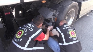 GÜRBULAK SINIR KAPISINDA TIRIN ÇAMURLUKLARINDA 30 KİLO 468 GRAM AFYON SAKIZI ELE GEÇİRİLDİ