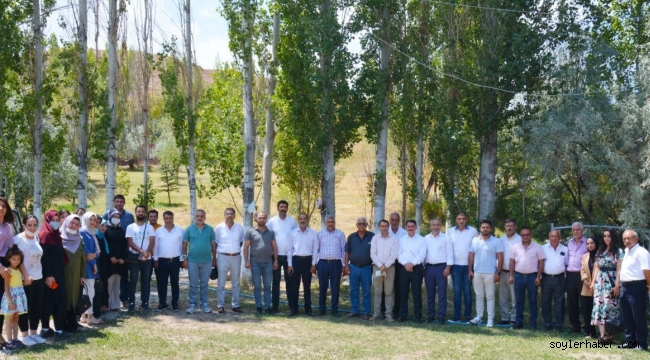 MİLLETVEKİLİ EKREM ÇELEBİ HAS BEHÇEDE AK PARTİ DOĞUBAYAZIT İLÇE TEŞKİLATININ BAYRAMLAŞMA PROGRAMINA KATILDI.