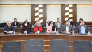 ÖZYOLCU, VAROL VE YÖNETİMLERİ AĞRI'NIN SORUNLARINI KONUŞTULAR