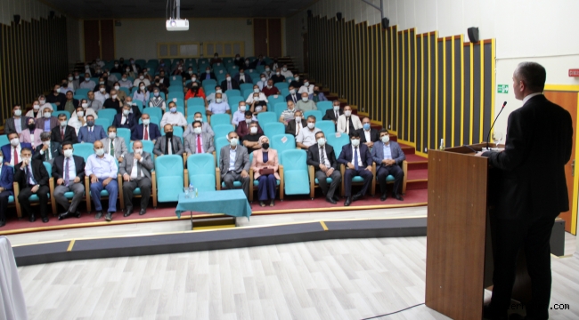 ​​​​​​​AĞRI'DA OKUL MÜDÜRLERİNE YÖNELİK "EĞİTİMDE YENİ PARADİGMALAR" KONULU KONFERANS