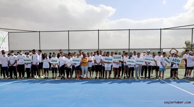  AĞRI DAĞI TENİS TURNUVASI AICÜ KORTLARINDA BAŞLADI.