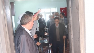  TAŞLIÇAY'DA (RUSİPLER) KANAAT ÖNDERLERİ  HUSUMETLİ İKİ AİLEYİ BARIŞTIRDILAR