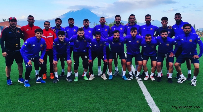 BAŞKAN ACAR, DOĞUBAYAZIT BELEDİYE SPOR'UN HEDEFİ 3. LİG