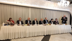  AĞRILI İŞ ADAMLARI DÜZENLENEN YEMEKTE İSTANBUL'DA BİR ARAYA GELDİLER