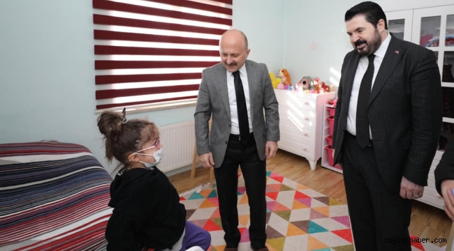 3 Aralık Dünya Engelliler Günü Dolayısıyla Vali Varol ve Başkan Sayan Kızılaslan Ailesini Ziyaret Etti