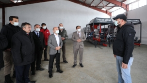 VAROL, PANCAR EKİCİLERİ KOOPERATİFİNE KURULAN TARIM MAKİNELERİNİ İNCELEDİ