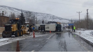 DOĞUBAYAZIT FİRMASINA AİT OTOBÜS  KAZA YAPTI 1 ÖLÜ 27 YARALI.