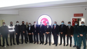  Kaymakam Akpınar'dan Gürbulak Gümrük Personellerine Başarı Belgesi