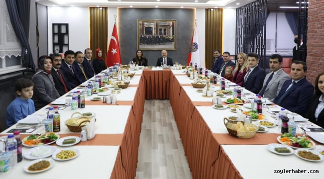 ​​​​​​​Vali Varol, Ağrı'da Görev Yapan İdareciler ile Yemek Programında Bir Araya Geldi.