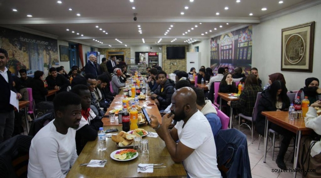 Iğdır Üniversitesinde İş Adamı Tacettin Şimşek, Uluslararası Öğrencilerle Yemekte Buluştu