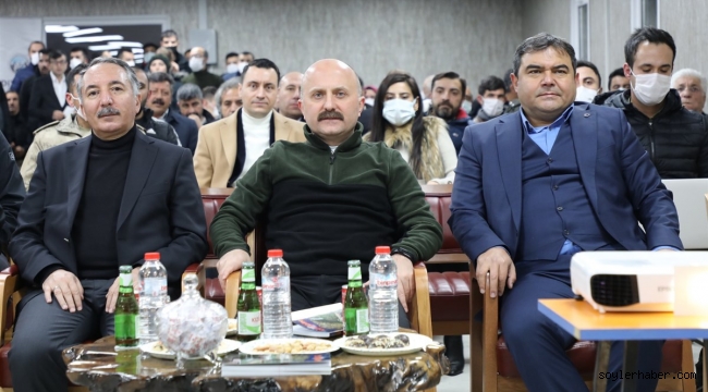 Vali Varol'a Diyadin'de Türk Bayrağı Hediye Ettiler