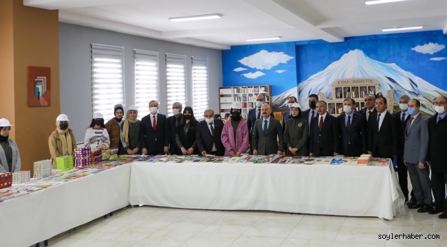 Emine Erdoğan'ın Himayelerinde Ağrı'da Açılan 554 Kütüphanenin Proje Lansmanı Vali Varol, Tarafından Düzenlendi