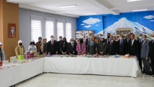 Emine Erdoğan'ın Himayelerinde Ağrı'da Açılan 554 Kütüphanenin Proje Lansmanı Vali Varol, Tarafından Düzenlendi