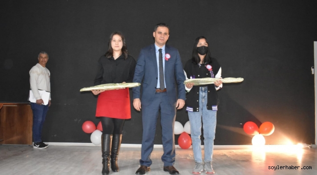 İstiklal Marşı'nın 101. yıl dönümü Doğubayazıt ilçesinde kutlandı