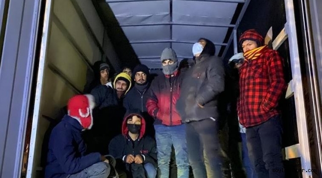 KAMYON KASASINDA 55 AFGAN UYRKLU GÖÇMEN YAKALANDI