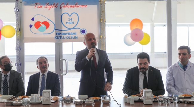 ​​​​​​​Vali Varol, Tıp Bayramı Dolayısıyla Sağlık Çalışanlarımızı Ziyaret Etti