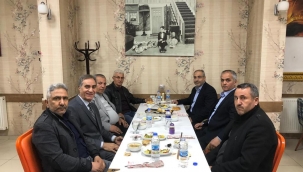  AK Parti Doğubayazıt İlçe Teşkilatı İftarda Bir Araya geldi.